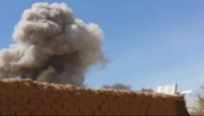 5 جرحى بقصف طيران العدوان السعودي لمنزل بحي شملان
